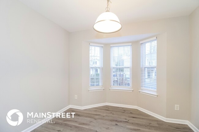 Photo - 556 Lakeside Valley Dr