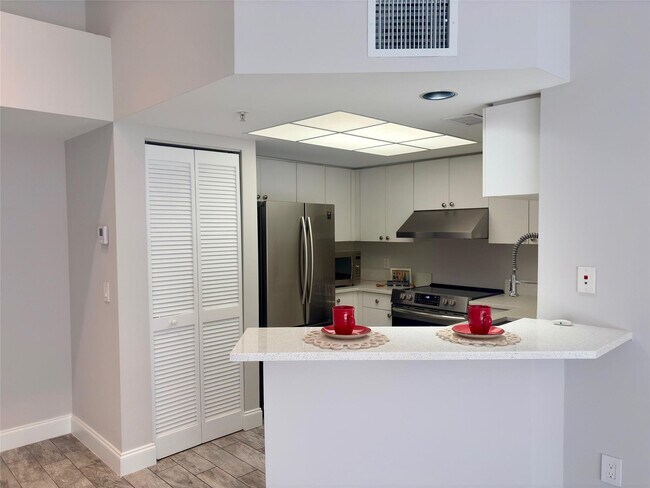 Photo - 2119 SE 10th Ave Unit 910