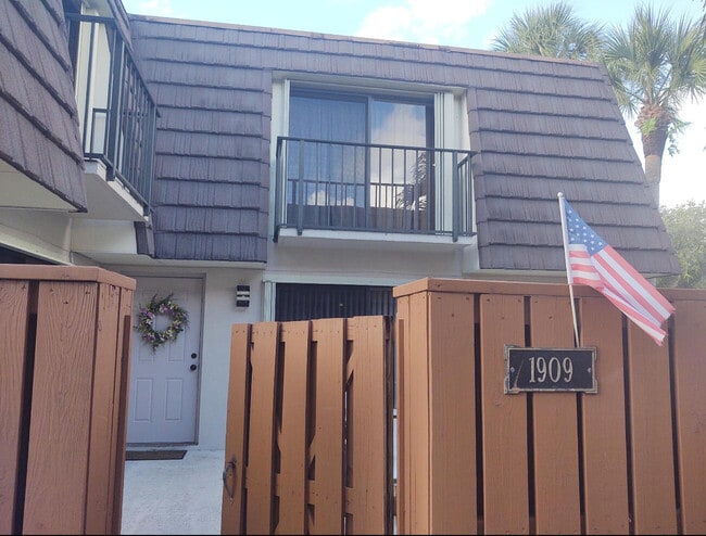 Photo - 1909 19th Ct