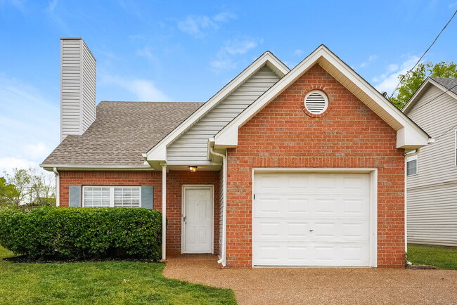 Building Photo - 1825 Lakewood Village Dr