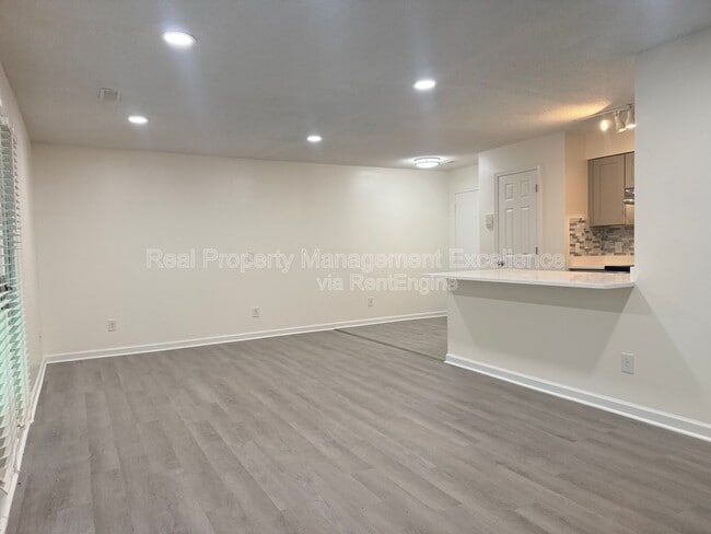 Photo - 1330 Park Glen Dr Unit Apt 104