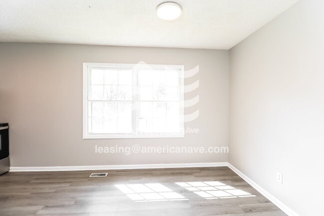 Photo - 300 Springwood Dr