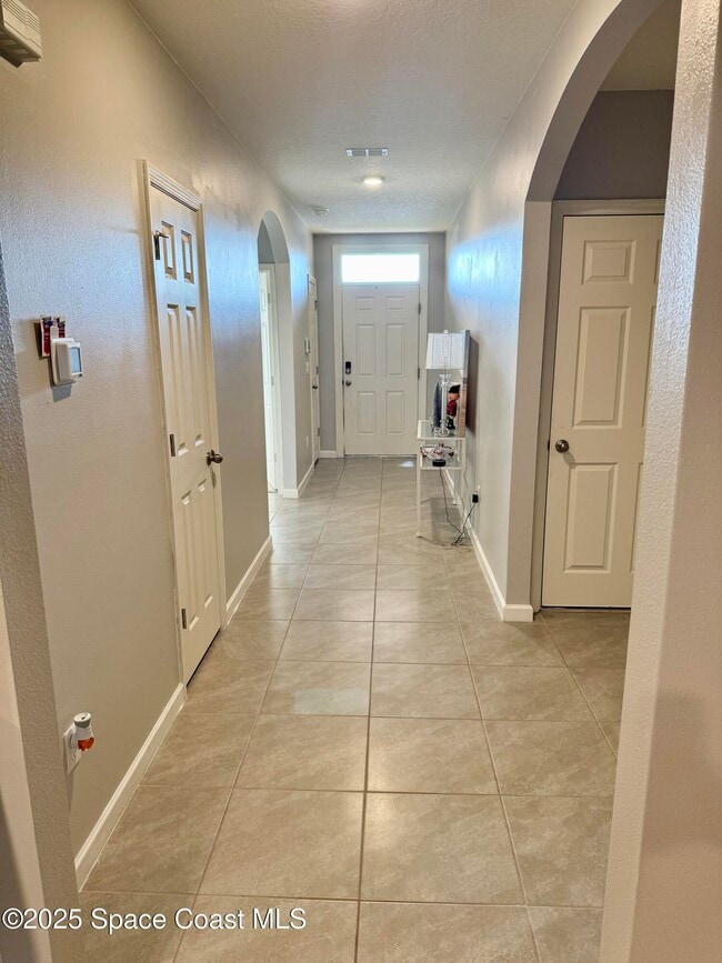 Photo - 233 Bubbling Ln