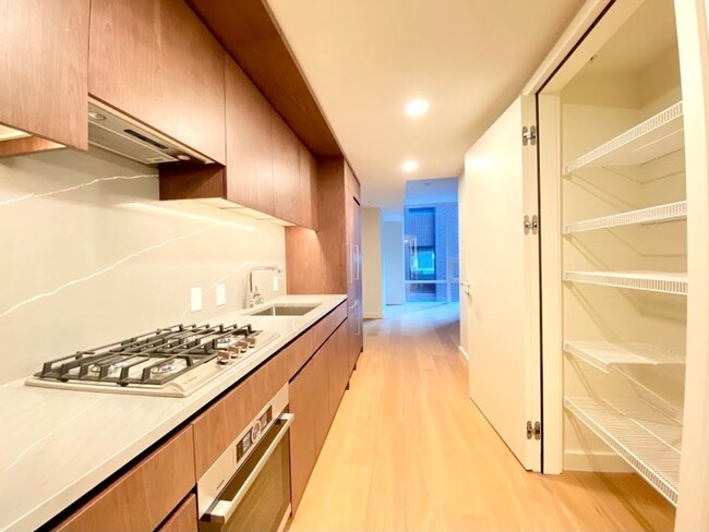 Building Photo - Great Apartment for rent Unit 506