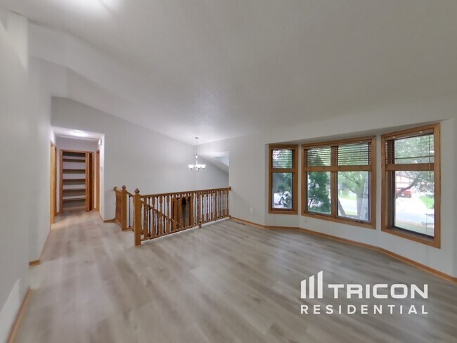 Photo - 5752 W 134th St Casa