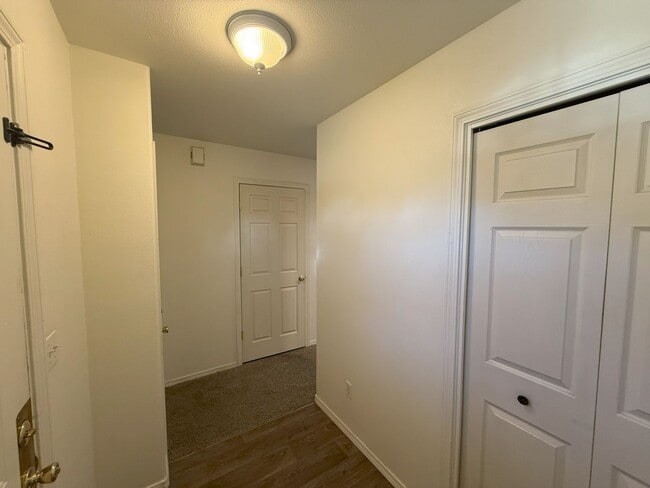 Photo - WARM 2 BEDROOM TOWNHOME LOCATED IN SW REDMOND!