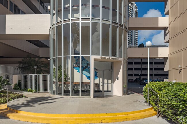 Photo - Ala Wai Plaza