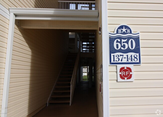 Building Photo - 650 Is Clb Ct Unit 137 Rental