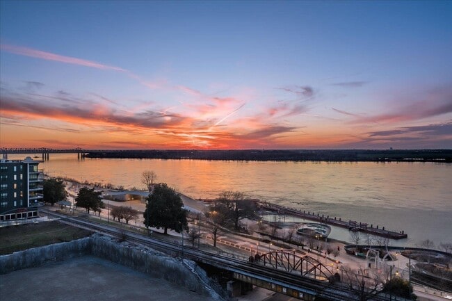 Photo - 200 Wagner Pl