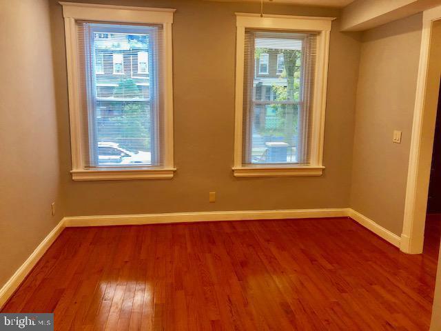 Photo - 635 Kenyon St NW