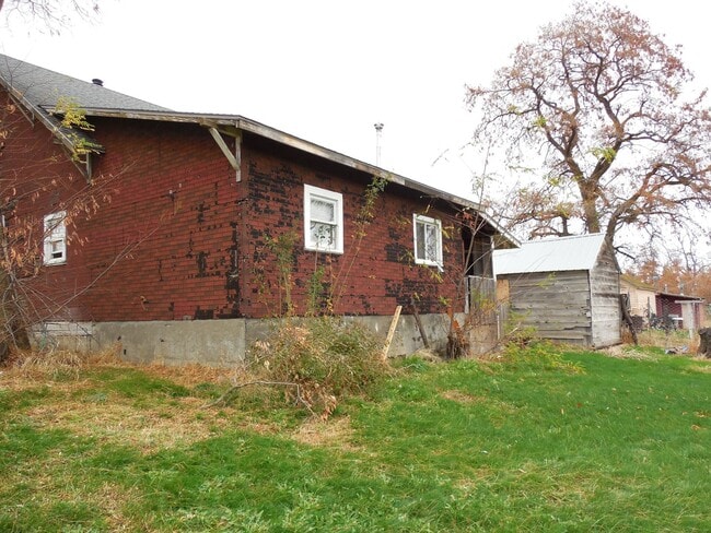 Photo - 3 bedroom 1 bath home with large yard