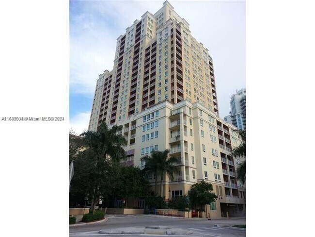 Building Photo - 7355 SW 89th St Unit 724N Rental