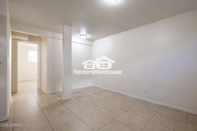 Photo - 325 S Pioneer