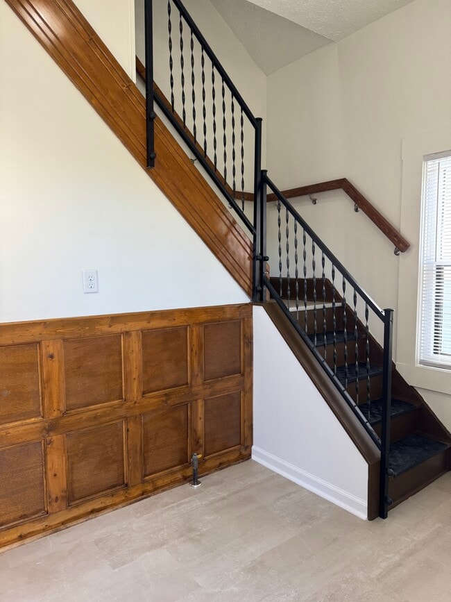 Photo - 1115 Laurel St Unit B