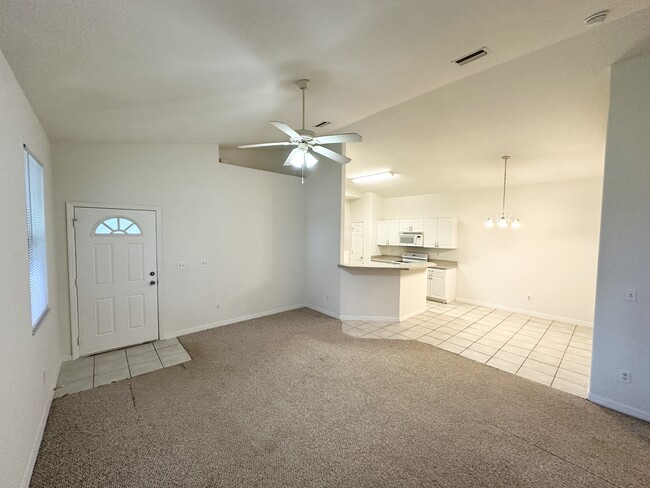 22 Farraday Ln House House Rental - Image