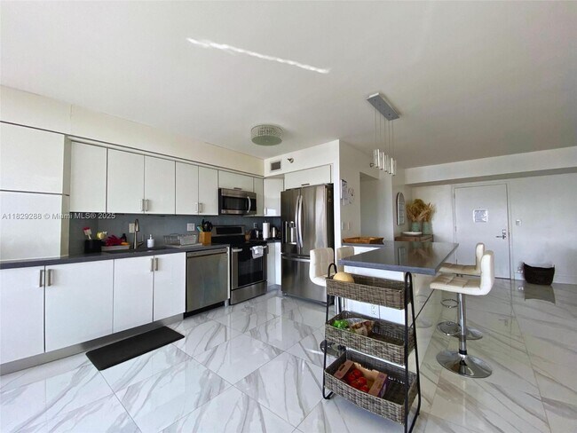 Photo - 3530 Mystic Pointe Dr Unit 3014