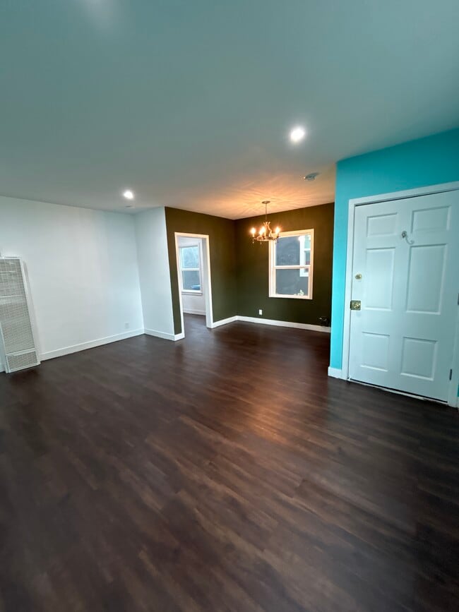 Living Room and Dining Nook - 5510 York Blvd Unit 5510 YORK BLVD.