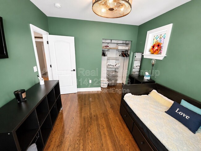 Photo - 7534 Milan Ave