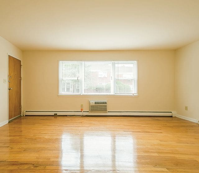 Photo - Country Club Apartments