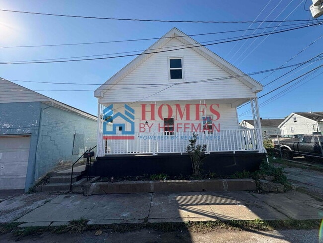 Building Photo - Three Bedroom House | Move in Ready