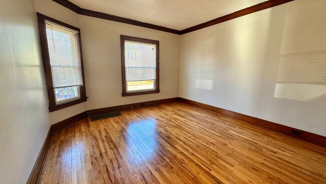 Photo - 612-614 Pettibone NW Unit 614 Pettibone, Apt 1