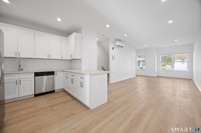 Photo - 29 Village Rd