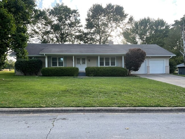 Building Photo - 3 Bedroom in South Spfd! Rental