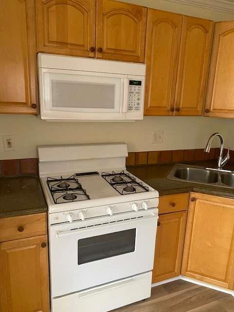 Photo - 695 United Ave SE