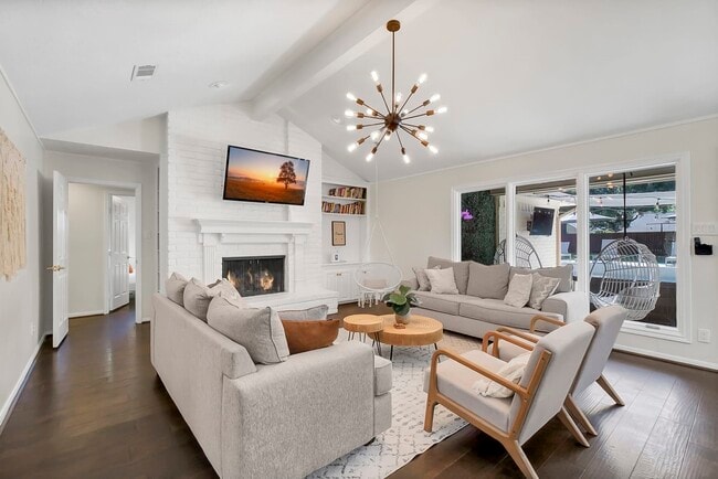 Photo - 15309 Glamorgan Dr