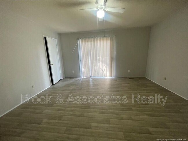 Photo - 323 Cadmium Ct