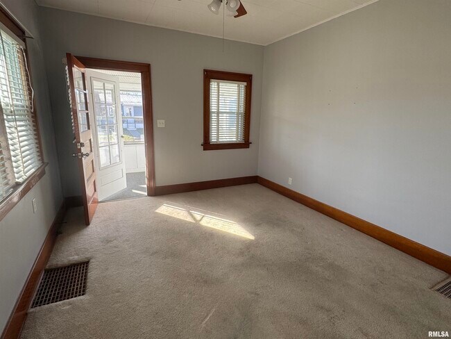 Photo - 2246 Bellevue Ave