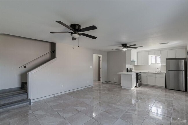 20 S Olivarez St