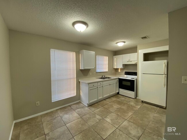 Photo - 6394 Schoel Ln