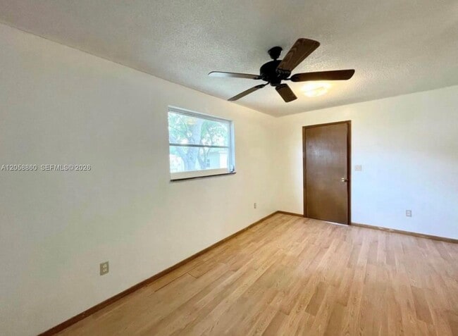 Photo - 1474 Kerry Dr