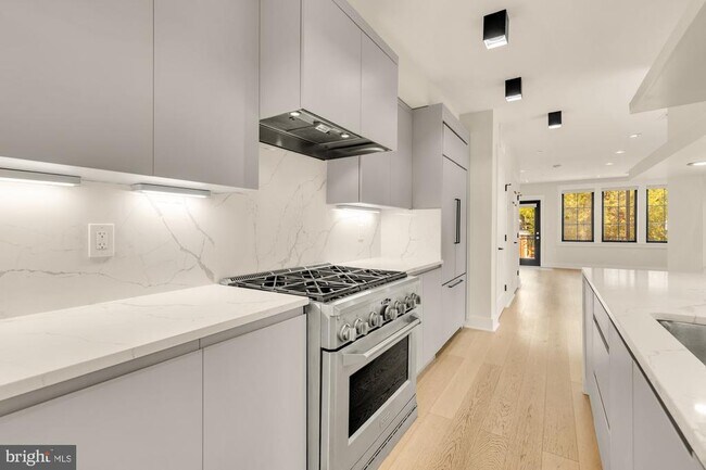 Photo - 330 16th St SE Unidad 2