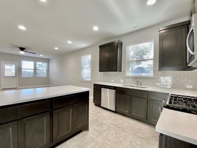 Photo - 2309 Pecan Island Dr