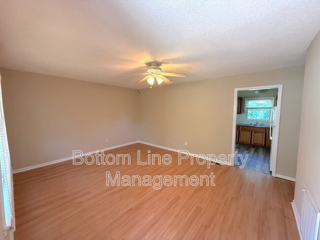 Photo - 612 Dundeen Dr