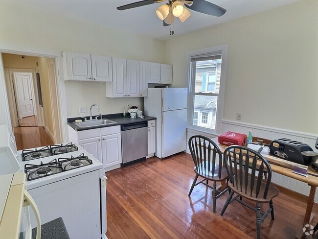 Building Photo - 86 South St Unit 2 Rental