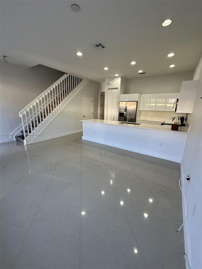 Photo - 14623 SW 7th St