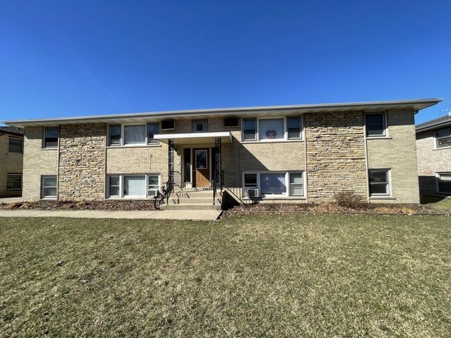Building Photo - 509 Kungs Way