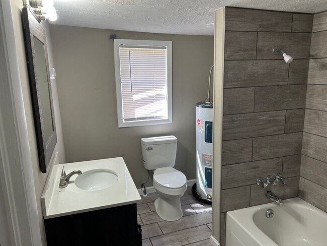 Photo - 1415 Hatcher Ave SE