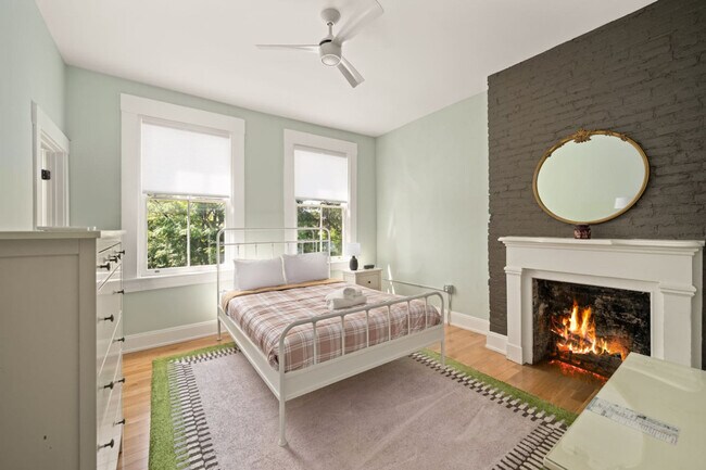 Photo - 1918 Vine St Unit ID1315618P