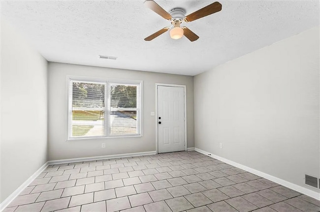 Photo - 176 Timber Creek Ln SW