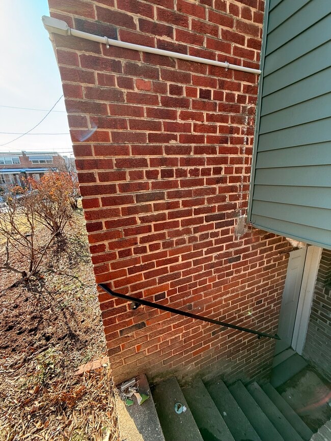 Photo - 41 Tuckerman St NW