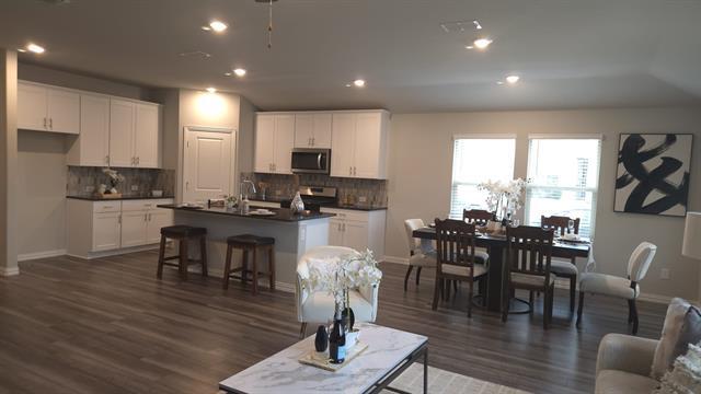 Photo - 3401 Triumph Dr