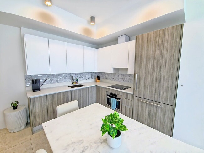 Photo - 190 SW 8th St Unit ID1047799P