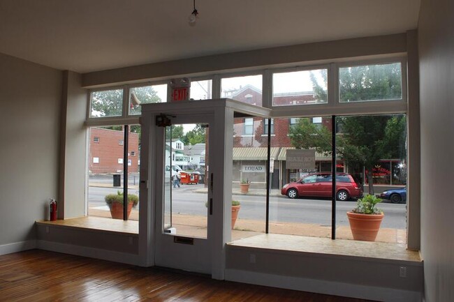 Building Photo - 3606 Bates St Rental