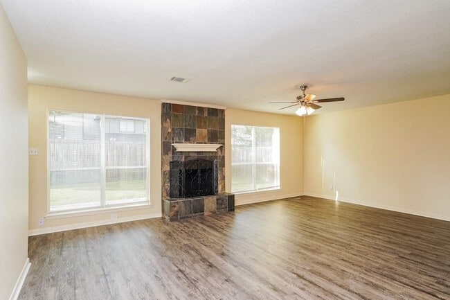 Photo - 6902 Fawn River Dr