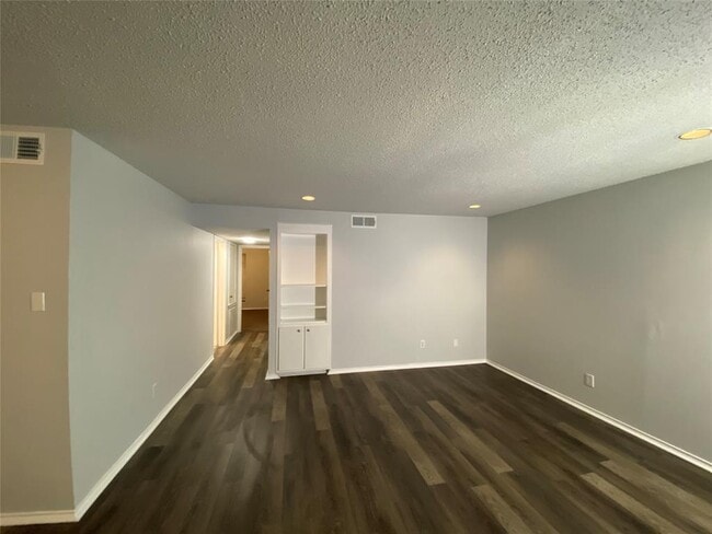 Photo - 2401 Leon St Unit 201