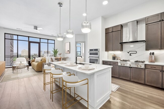 Penthouse Home - Residences at the Grove